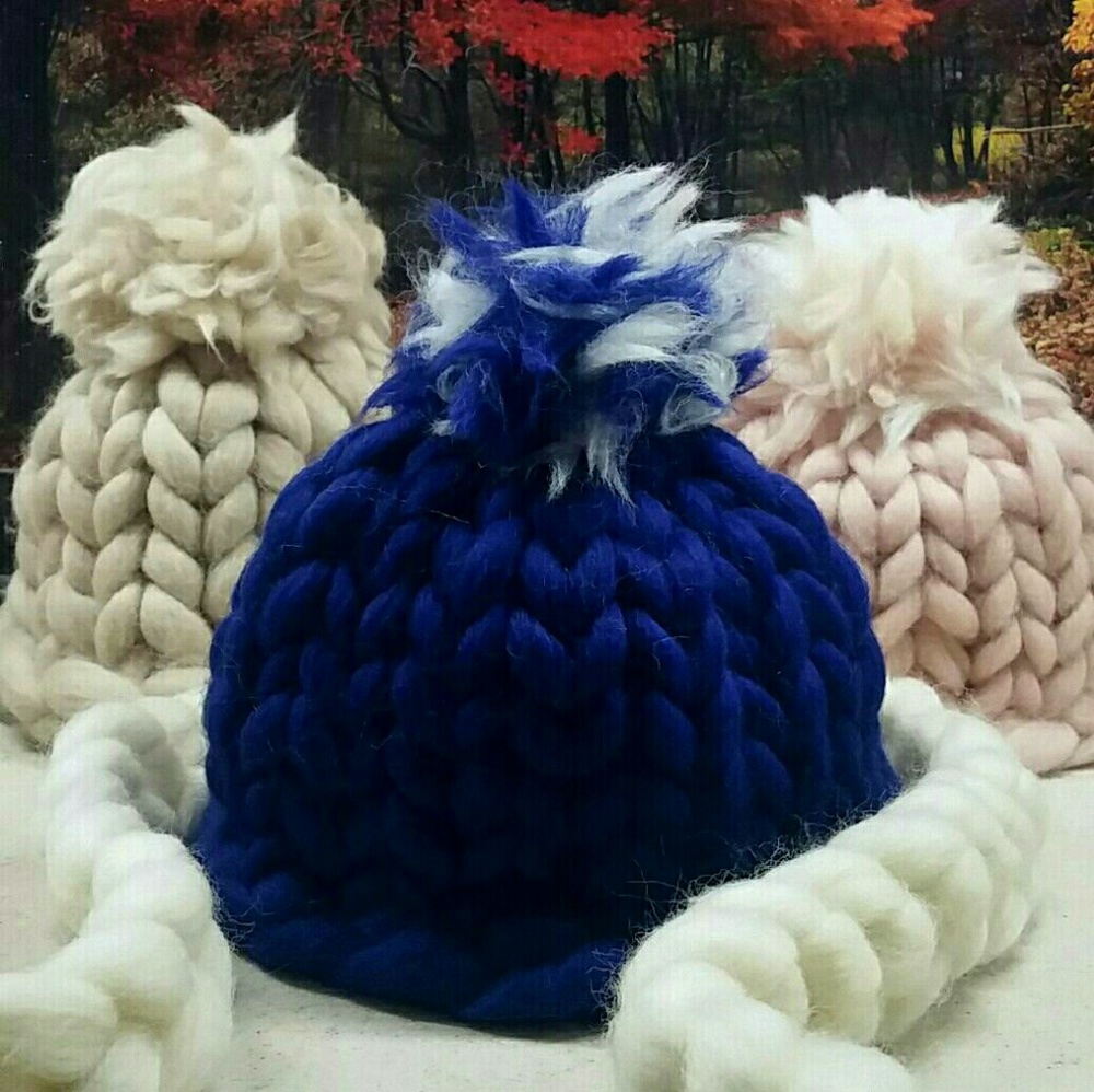 Toboggans/winter hat and scarf set